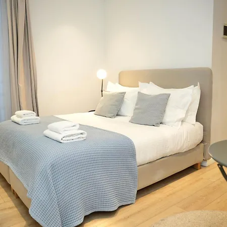 Rooftop Hotel apartamentowy Tirana