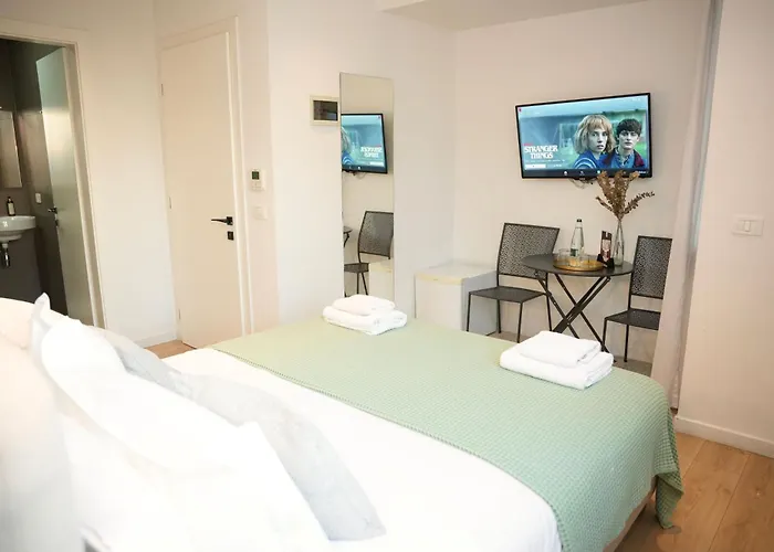 Rooftop 3* Тирана