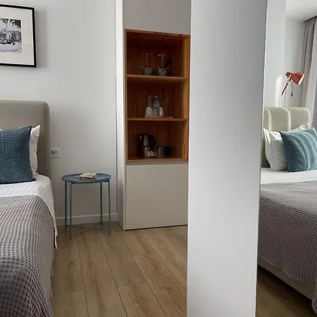 Rooftop 公寓式酒店 3*