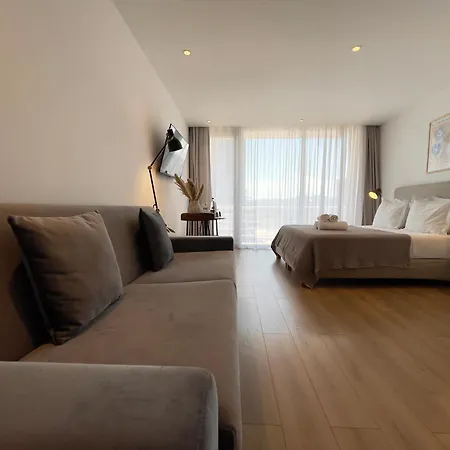 Rooftop Aparthotel 3*