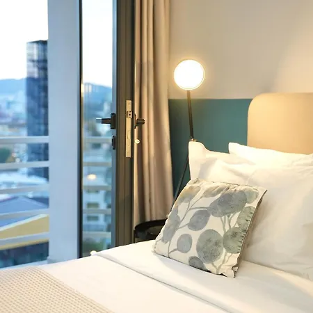 アパートホテル Rooftop ティラナ