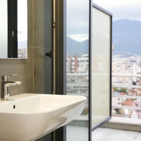 アパートホテル Rooftop ティラナ