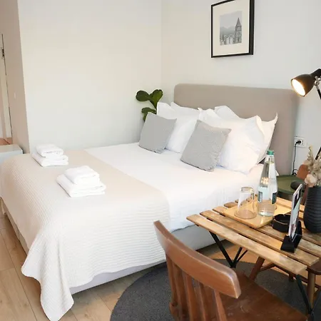 アパートホテル Rooftop