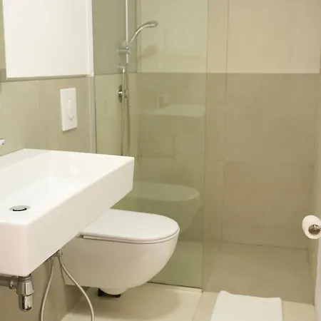 アパートホテル Rooftop ティラナ