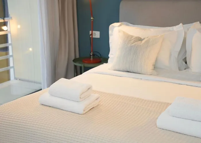 Rooftop 3* Тирана