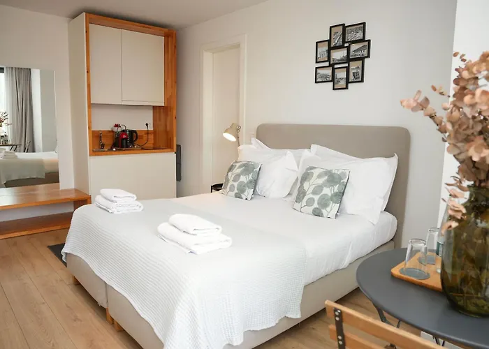 Rooftop 3* Тирана